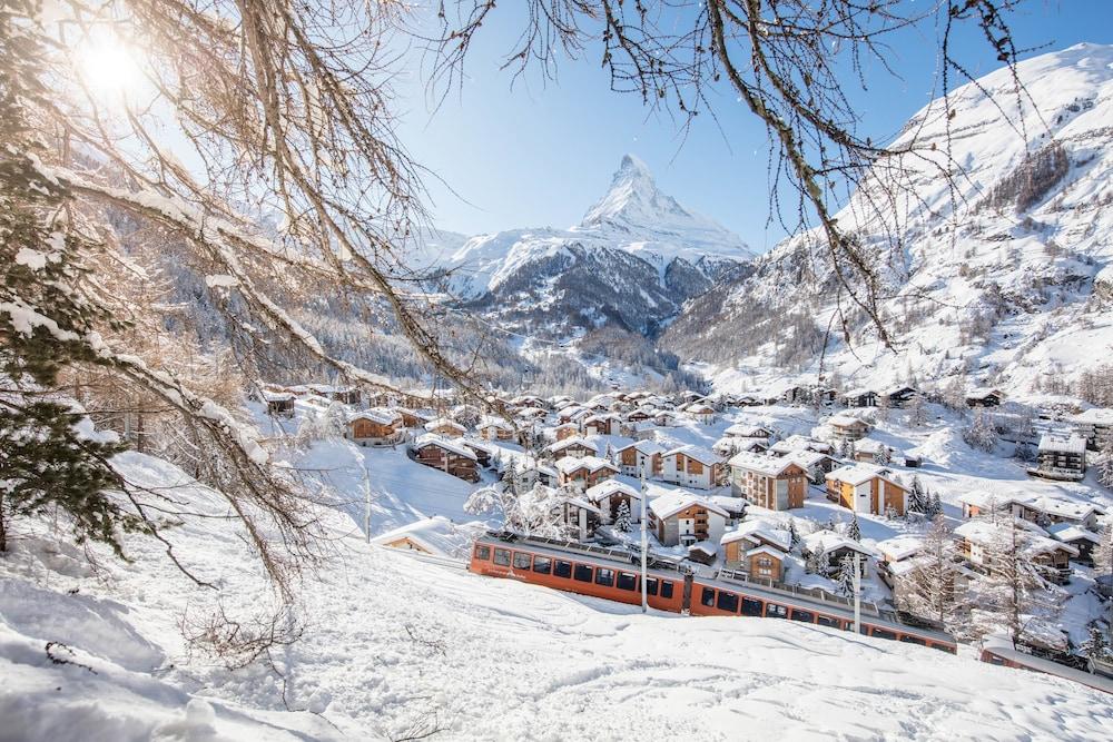 Hotel Ambassador Zermatt Exterior foto